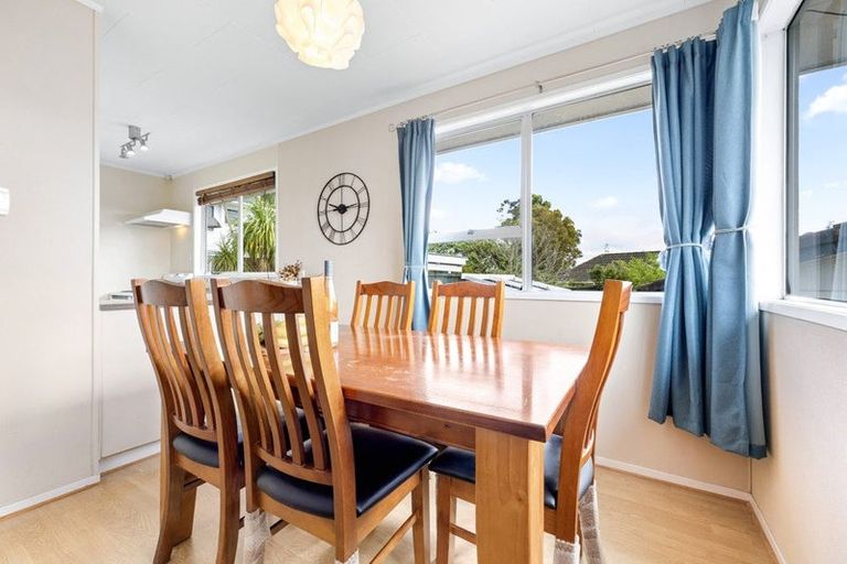 Photo of property in 98 Gallony Avenue, Massey, Auckland, 0614