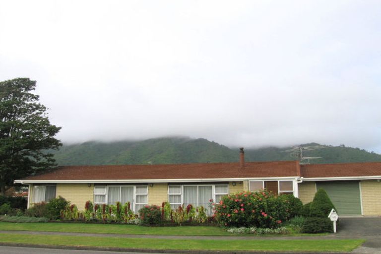 Photo of property in 60 Sylvan Avenue, Waikanae, 5036