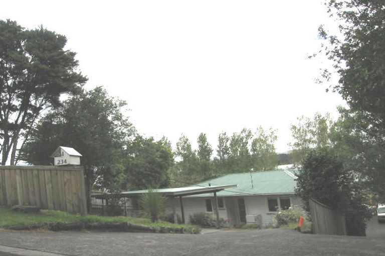 Photo of property in 1/234 Sunset Road, Windsor Park, Auckland, 0632