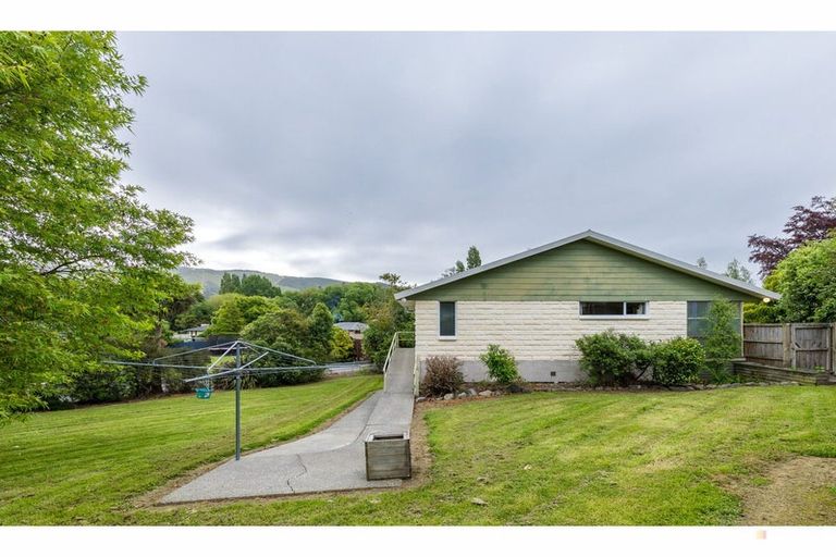 Photo of property in 5 Hayes Street, Waimate, 7924