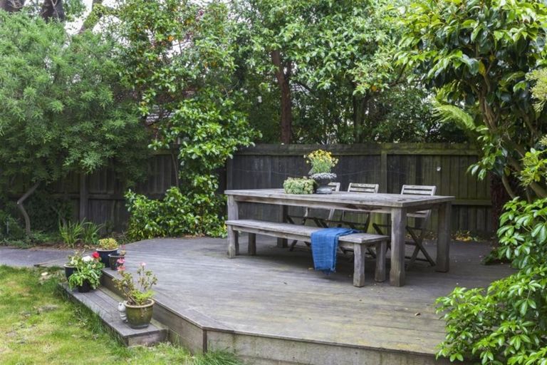 Photo of property in 2c Chislehurst Place, Bryndwr, Christchurch, 8052