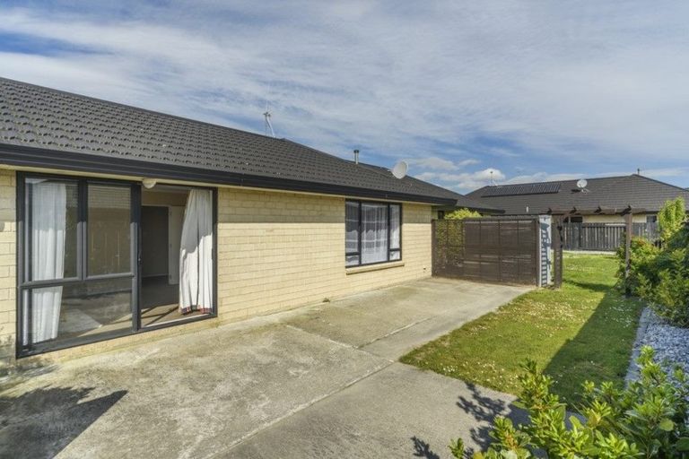Photo of property in 4 Boston Parade, Kelvin Grove, Palmerston North, 4414