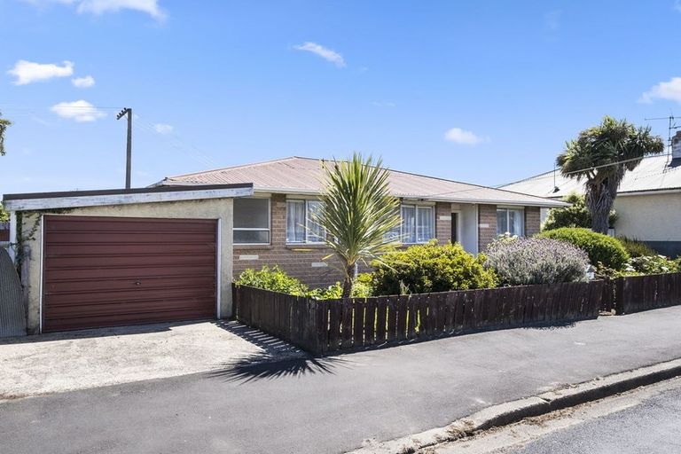 Photo of property in 17 Fingall Street, South Dunedin, Dunedin, 9012