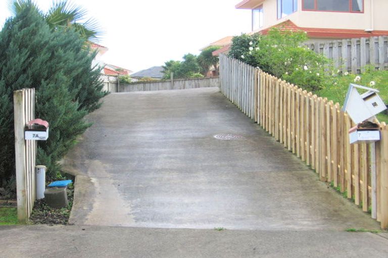 Photo of property in 7 Figtree Terrace, Goodwood Heights, Auckland, 2105