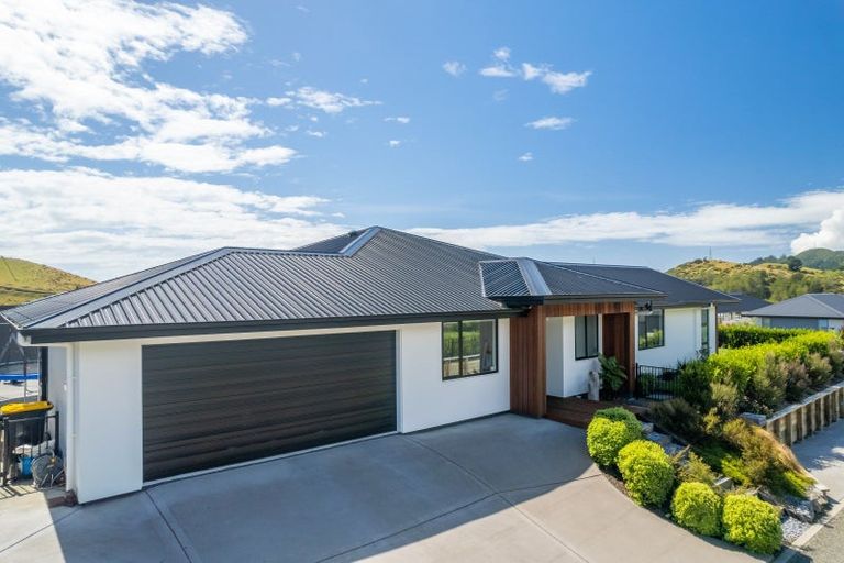 Photo of property in 11 Huntaway Close, Stoke, Nelson, 7011