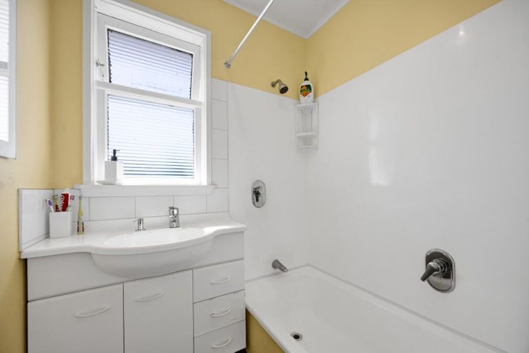 Photo of property in 15a Pratt Street, Waitara, 4320