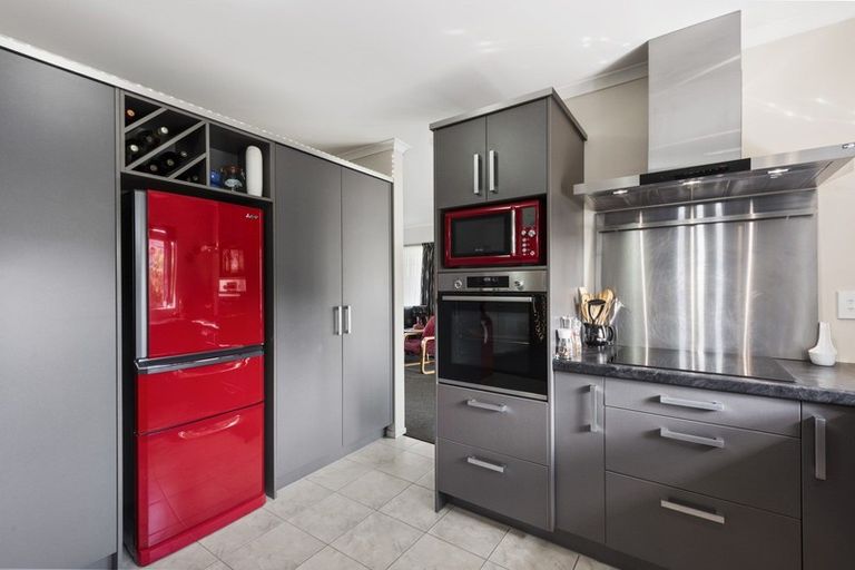 Photo of property in 3 Riverstone Drive, Riverstone Terraces, Upper Hutt, 5018