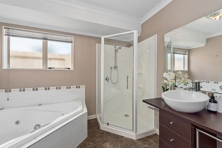 Photo of property in 10 Oldfield Court, Huntington, Hamilton, 3210