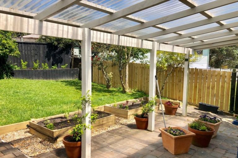 Photo of property in 3 Wirihana Road, Titirangi, Auckland, 0602