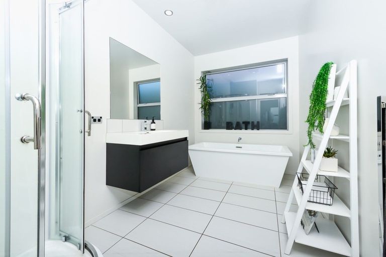 Photo of property in 112 Te Huia Drive, Flagstaff, Hamilton, 3210