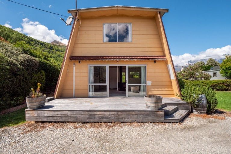 Photo of property in 36 Norfolk Street, Arrowtown, 9302
