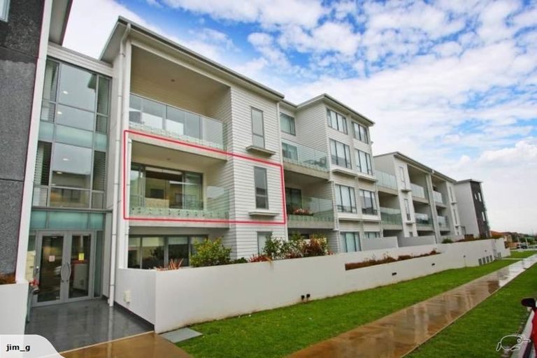 Photo of property in 1f/136 Stancombe Road, Flat Bush, Auckland, 2016