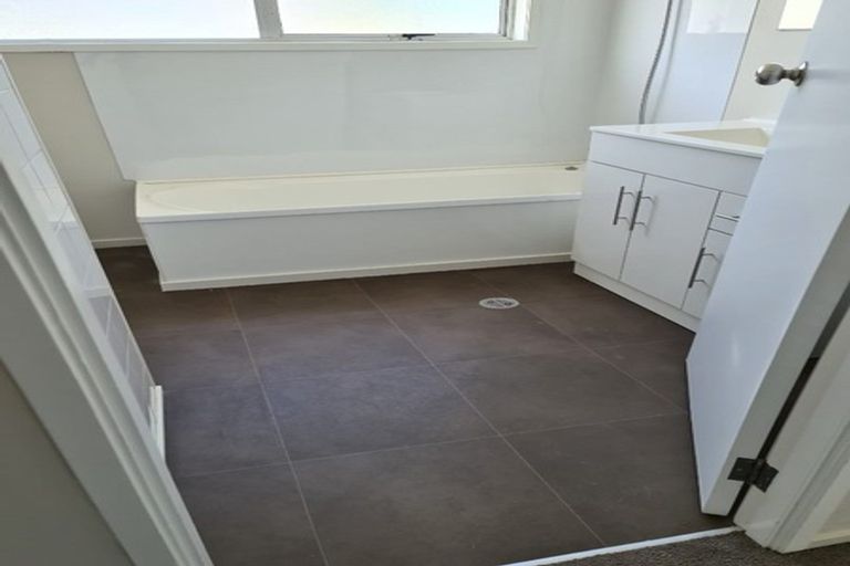 Photo of property in 28 Leo Street, Glen Eden, Auckland, 0602