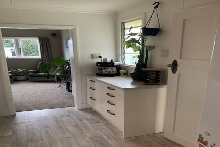 Photo of property in 1 Frood Street, Bulls, 4818