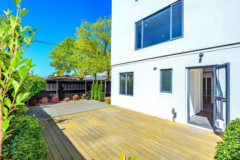 Photo of property in 2/49 Bishop Street, St Albans, Christchurch, 8014