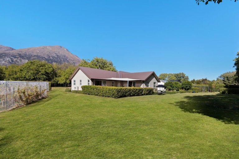 Photo of property in 8 Crawford Place, Lake Hayes, Queenstown, 9304