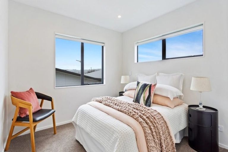 Photo of property in 15 Aquamarine Road, Rosehill, Papakura, 2113