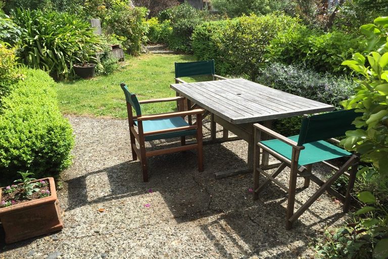 Photo of property in 5 Naera Place, Kawaha Point, Rotorua, 3010