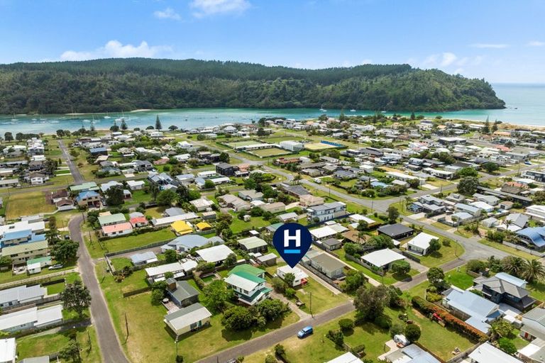 Photo of property in 104a The Square, Whangamata, 3620