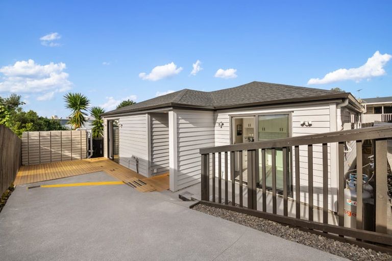 Photo of property in 14a Riserra Drive, Ranui, Auckland, 0612