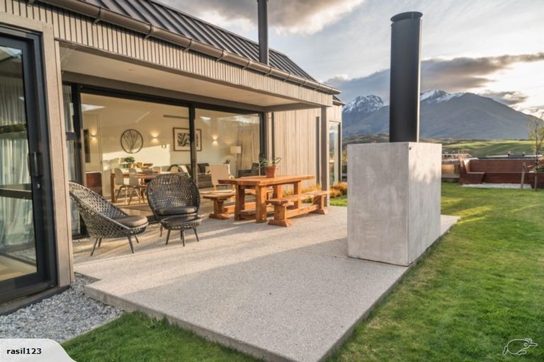 Photo of property in 48 Falconer Rise, Jacks Point, Queenstown, 9371