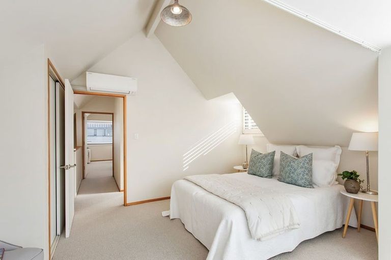 Photo of property in 114b Memorial Avenue, Burnside, Christchurch, 8053