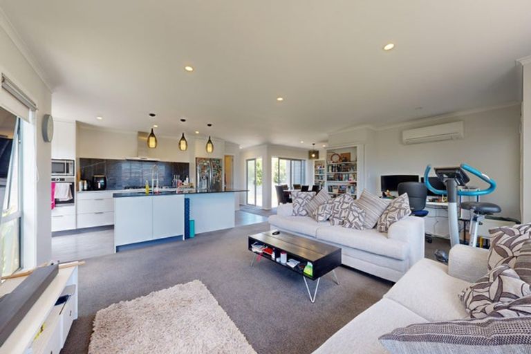 Photo of property in 44 Margaret Shields Avenue, Aotea, Porirua, 5024