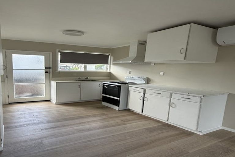 Photo of property in 2/15 Woolfield Road, Papatoetoe, Auckland, 2025