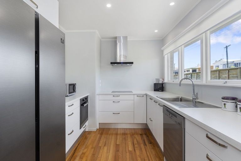 Photo of property in 46 Pitau Road, Mount Maunganui, 3116