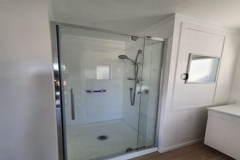 Photo of property in 90 Monarch Avenue, Hillcrest, Auckland, 0627