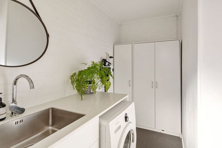 Photo of property in 53 Avenue Road, West End, Timaru, 7910