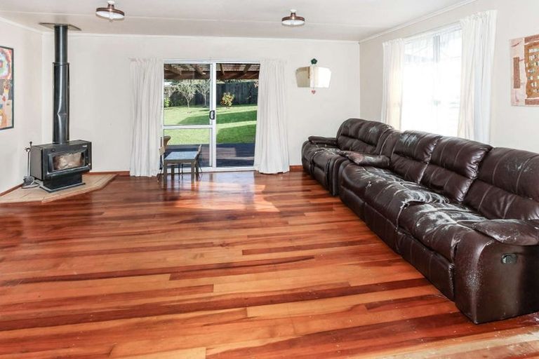 Photo of property in 99 Arimu Road, Papakura, 2110