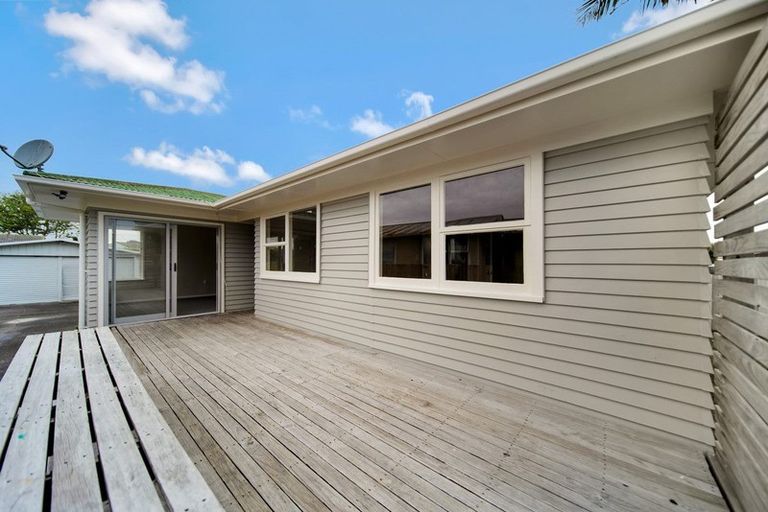 Photo of property in 19 Convair Crescent, Mangere, Auckland, 2022