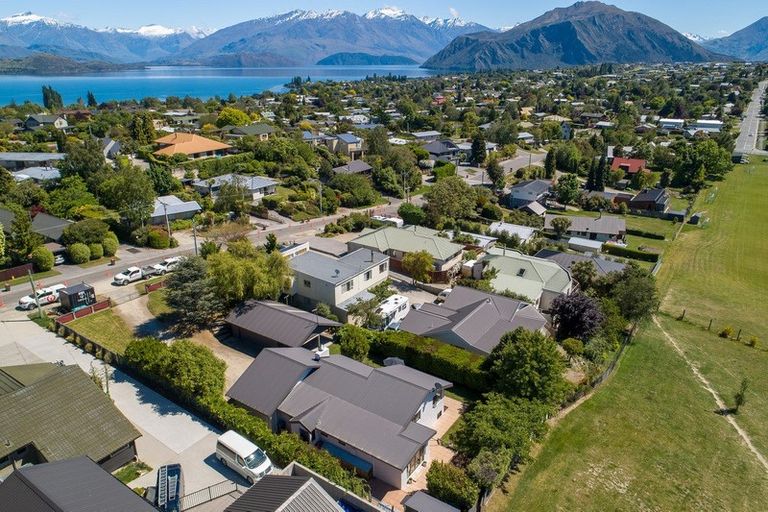 Photo of property in 65 Totara Terrace, Wanaka, 9305