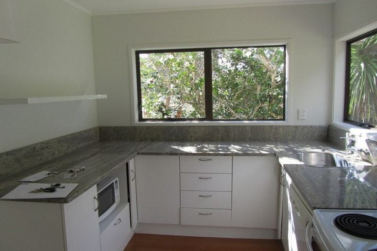 Photo of property in 75 Oaktree Avenue, Browns Bay, Auckland, 0630