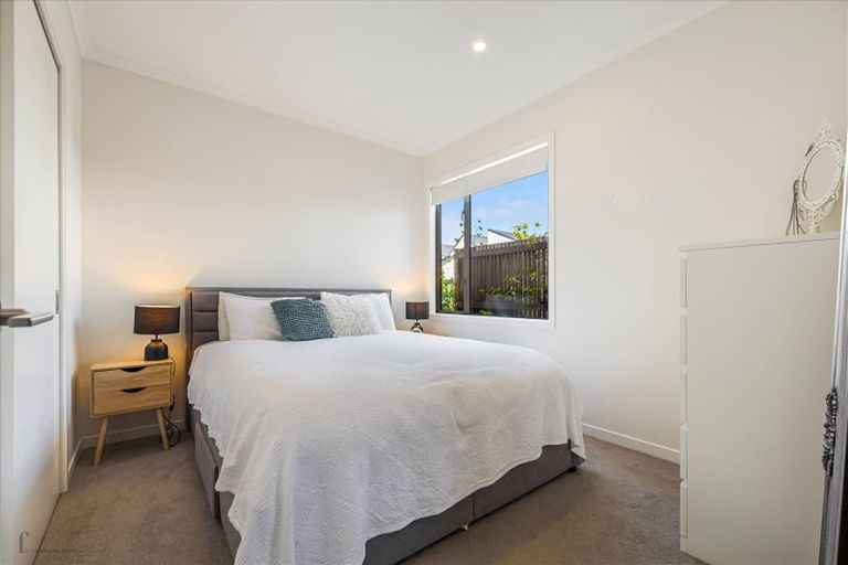 Photo of property in 4/2 Warrant Officer Lane, Hobsonville, Auckland, 0616