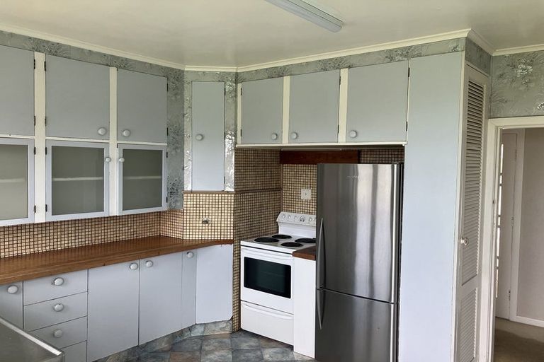 Photo of property in 94 Ocean View Road, Northcote, Auckland, 0627