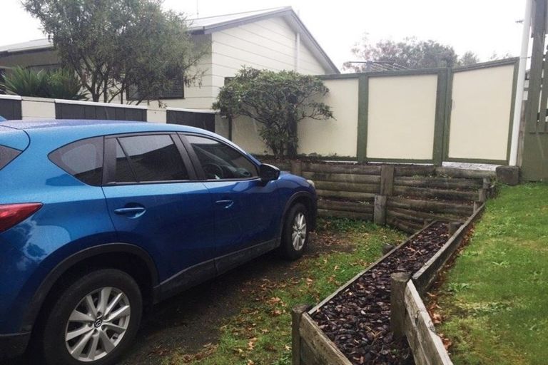 Photo of property in 1/23 Gemstone Drive, Birchville, Upper Hutt, 5018