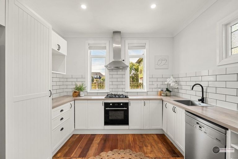 Photo of property in 156 Kings Crescent, Hutt Central, Lower Hutt, 5010