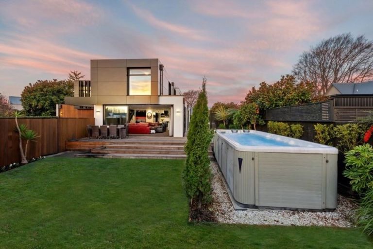 Photo of property in 8 Holmwood Road, Merivale, Christchurch, 8014