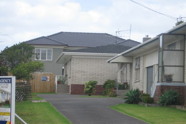 Photo of property in 2/6 Trafalgar Road, Milford, Auckland, 0620