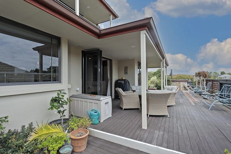 Photo of property in 35 Honeysuckle Lane, Ohauiti, Tauranga, 3112