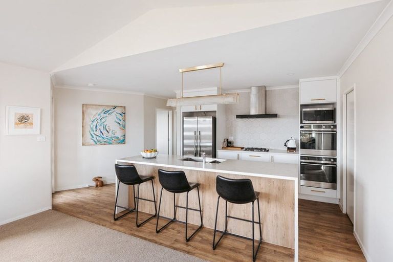 Photo of property in 12 Brendan Close, Omokoroa, 3114