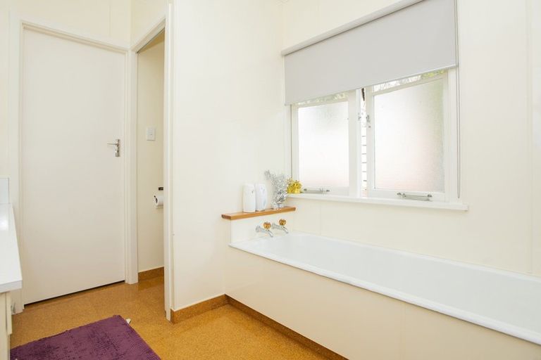 Photo of property in 48 Graham Road, Inner Kaiti, Gisborne, 4010