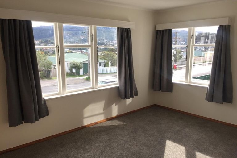 Photo of property in 69 Taylor Terrace, Tawa, Wellington, 5028