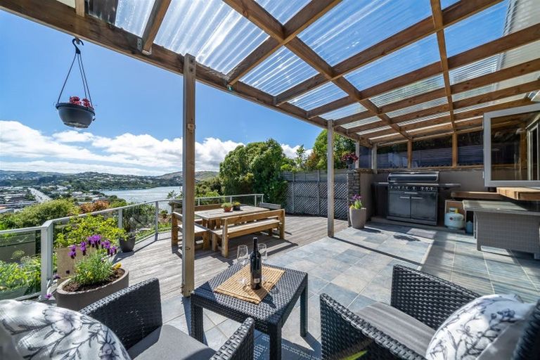 Photo of property in 62 Kiriwai Road, Paremata, Porirua, 5024