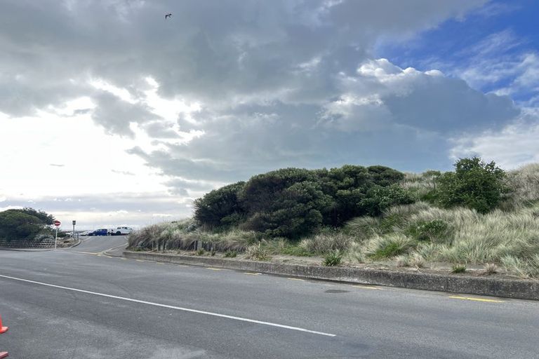 Photo of property in 9/231 Marine Parade, Seatoun, Wellington, 6022