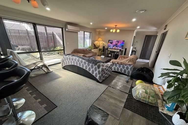 Photo of property in 19 Reward Place, Mangere, Auckland, 2022