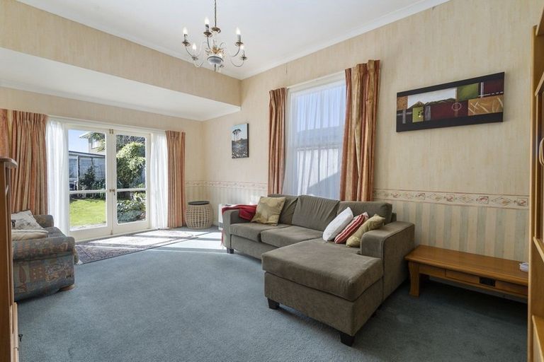 Photo of property in 5 Karamu Street, Strandon, New Plymouth, 4312