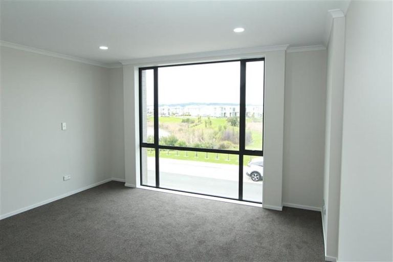 Photo of property in 9 Karokaro Road, Takanini, 2112